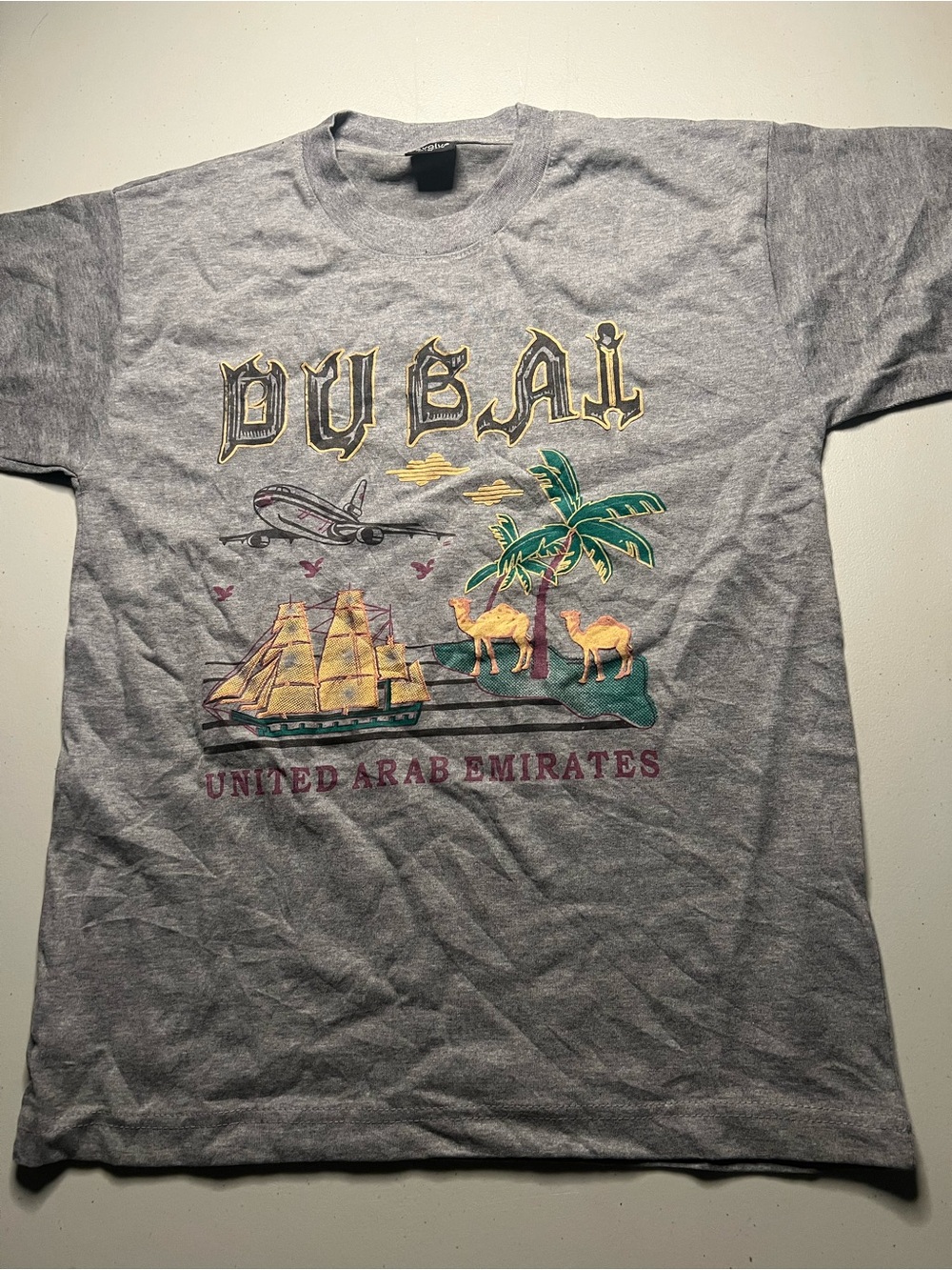 Vintage Dubai United Arab Emirates Graphic Tourist T-Shirt Gray Size M